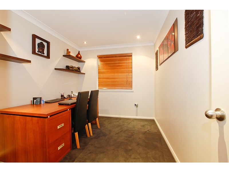 2 Manus Place, Glenfield NSW 2167