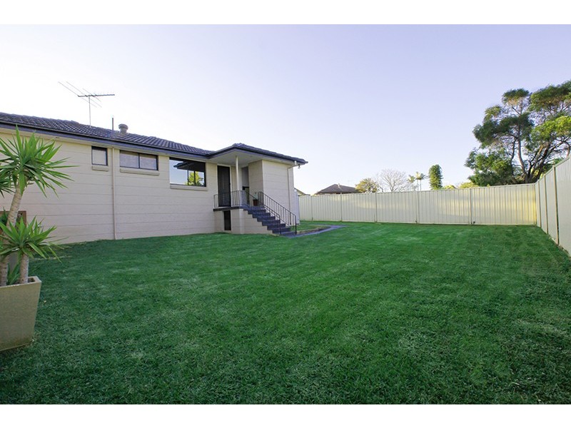2 Manus Place, Glenfield NSW 2167