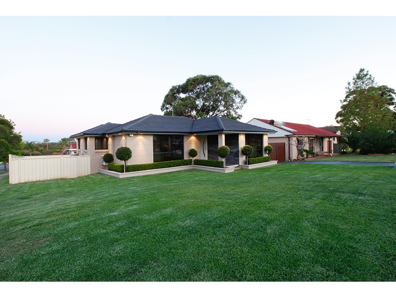 2 Manus Place, Glenfield NSW 2167