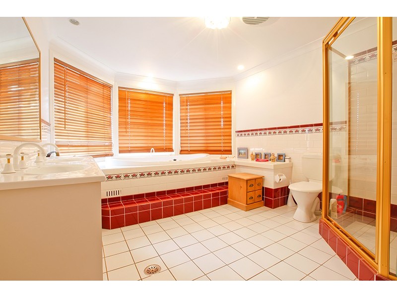 14 Clarendon Court, Wattle Grove NSW 2173