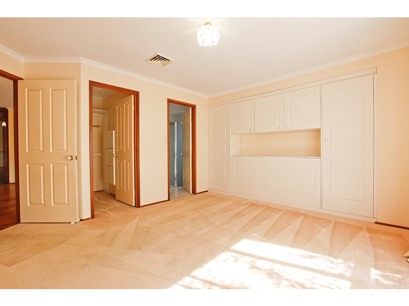 29 Daintree Drive, Wattle Grove NSW 2173