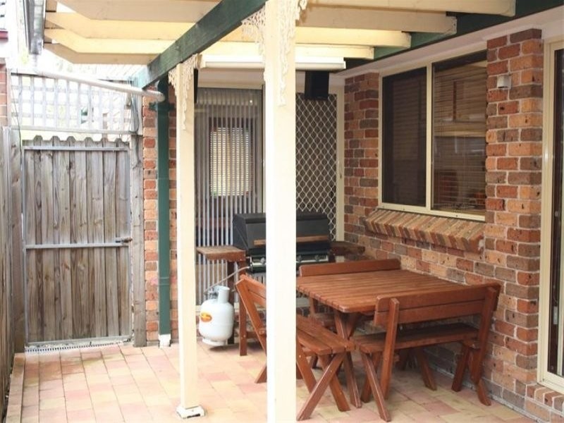 30 Paroo Court, Wattle Grove NSW 2173