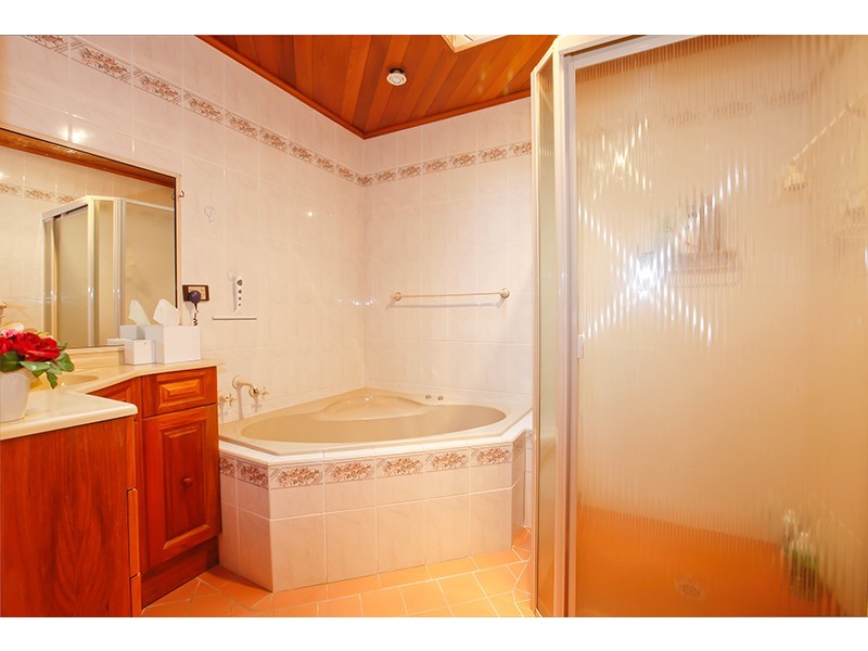 32 Araluen Avenue, Moorebank NSW 2170