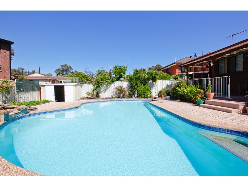 32 Araluen Avenue, Moorebank NSW 2170