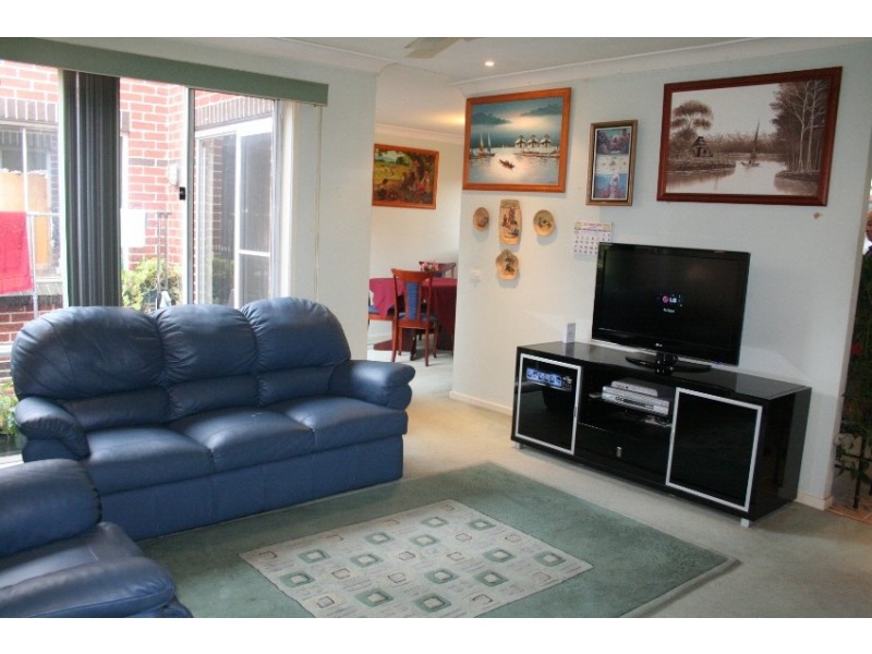 33 Burdekin Court, Wattle Grove NSW 2173