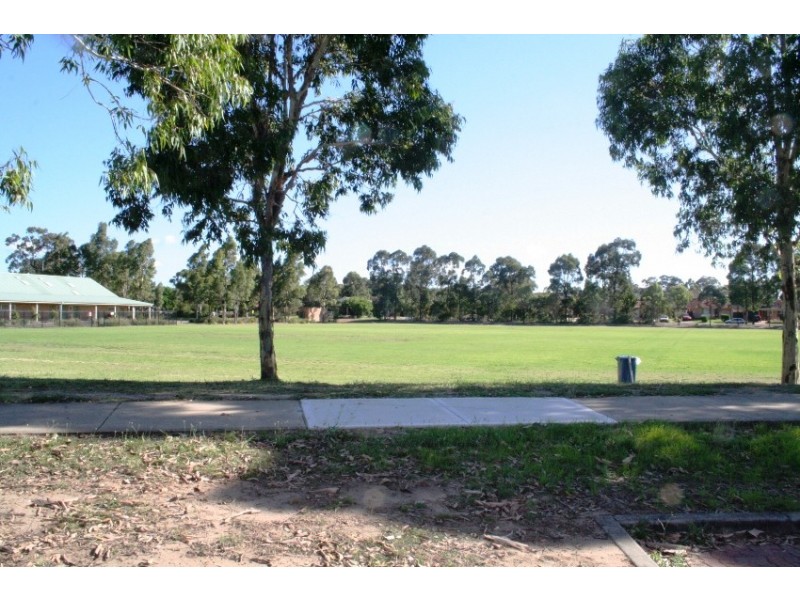 23 Hyde Park Court, Wattle Grove NSW 2173