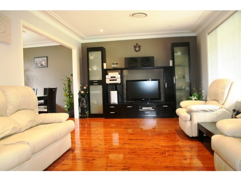 64 Whelan Avenue, Chipping Norton NSW 2170