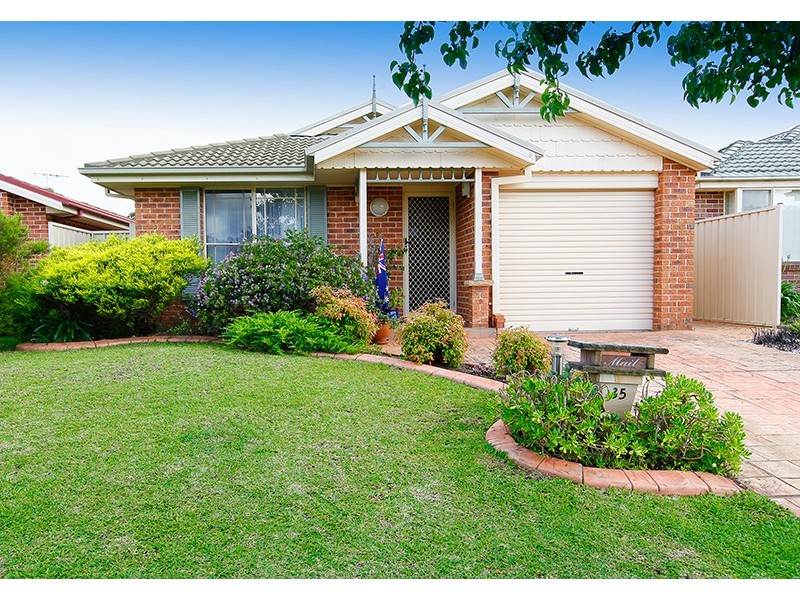 35 Somercotes Court, Wattle Grove NSW 2173