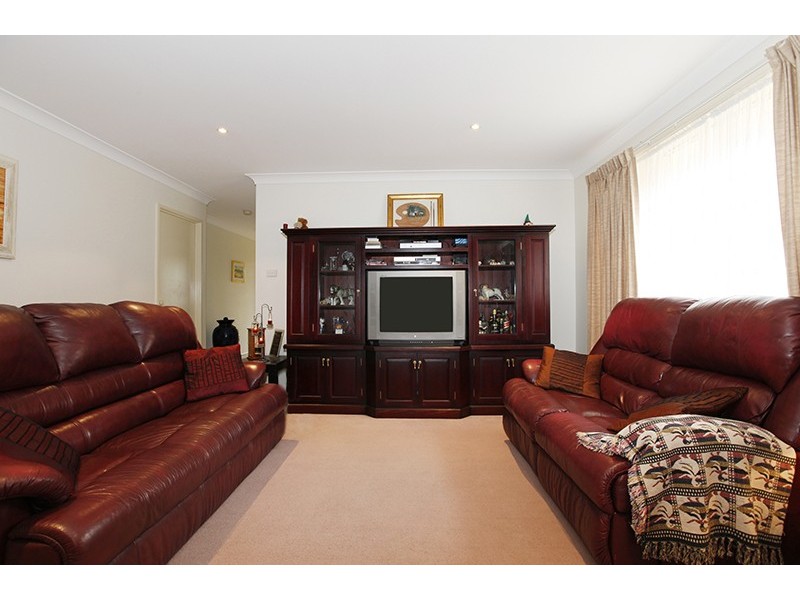 35 Somercotes Court, Wattle Grove NSW 2173