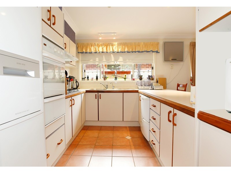 35 Somercotes Court, Wattle Grove NSW 2173