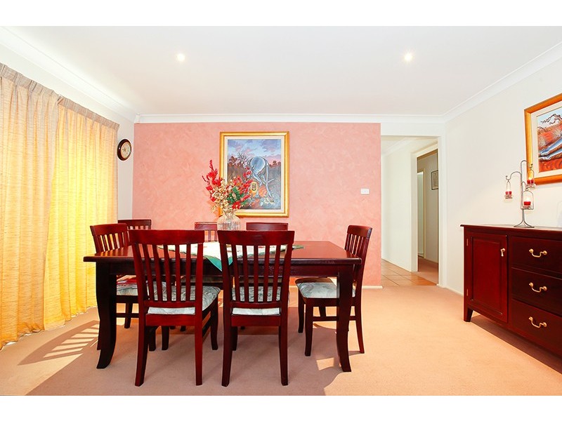 35 Somercotes Court, Wattle Grove NSW 2173