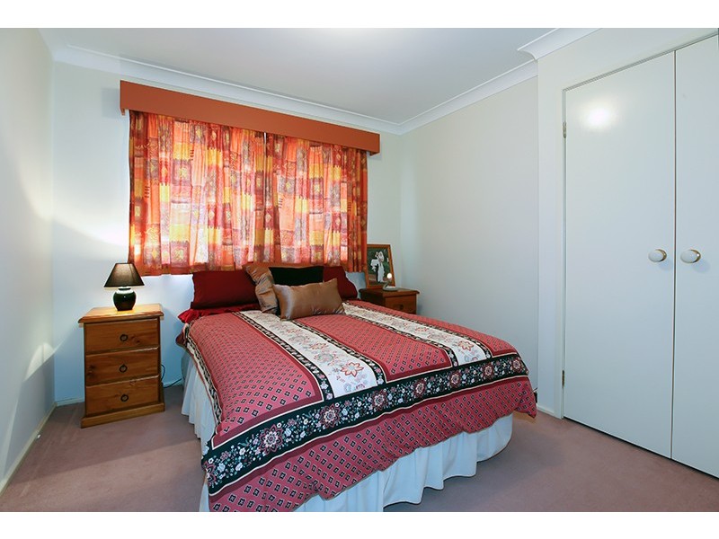 35 Somercotes Court, Wattle Grove NSW 2173