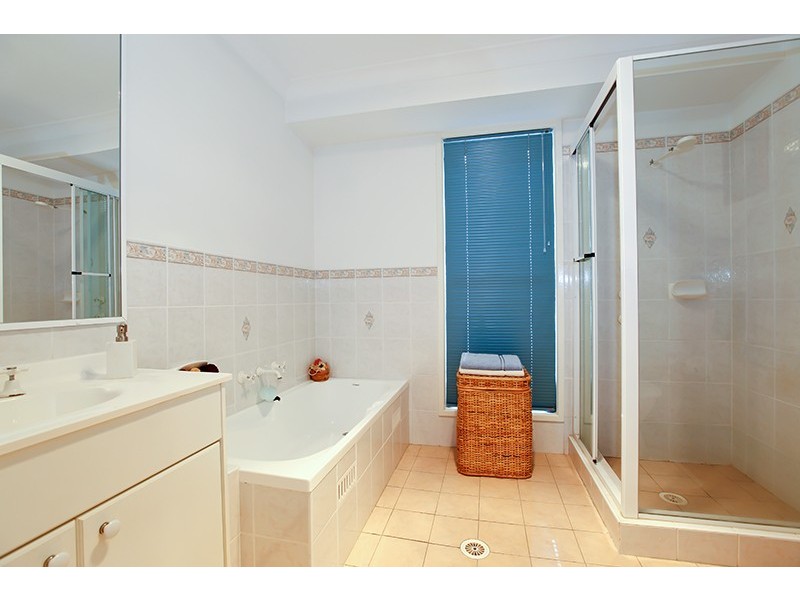 35 Somercotes Court, Wattle Grove NSW 2173