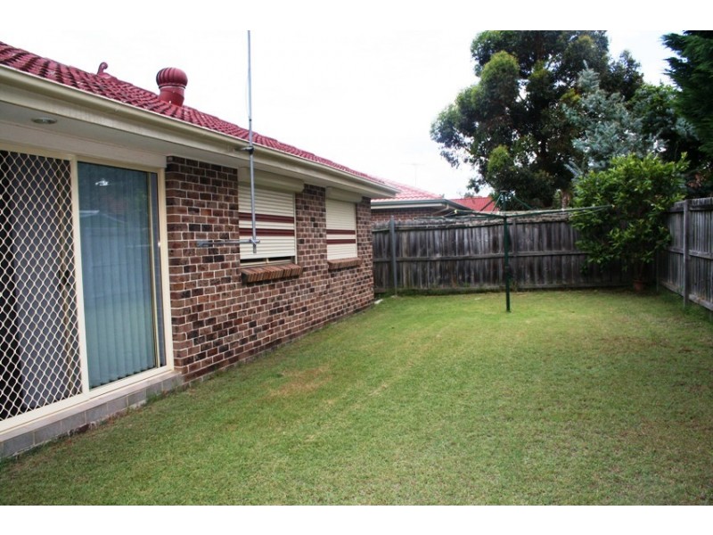 33 Daintree Drive, Wattle Grove NSW 2173