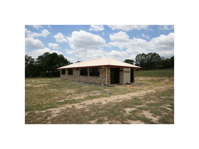 6 Bauer St, Lowood QLD 4311