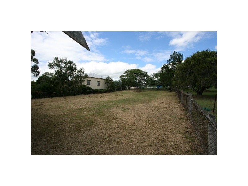 84 Railway Street, Lowood QLD 4311
