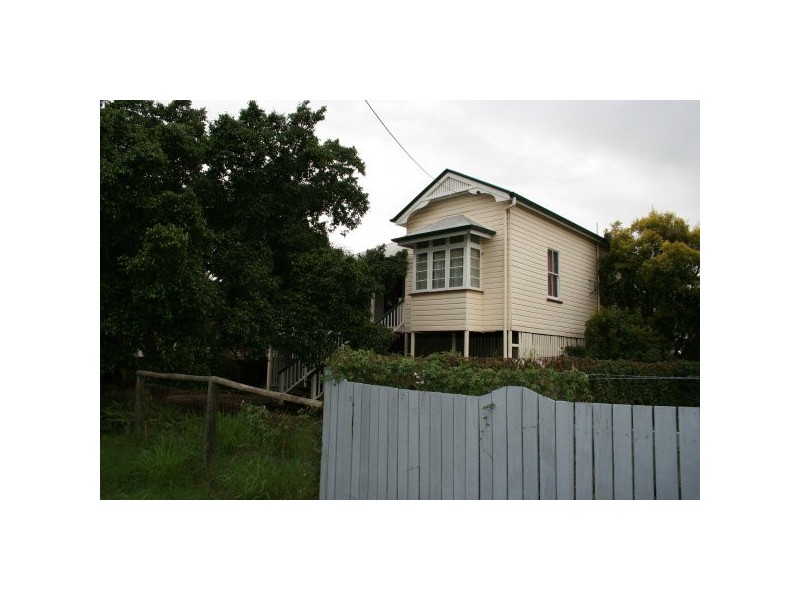 21 Daniel Street, Lowood QLD 4311