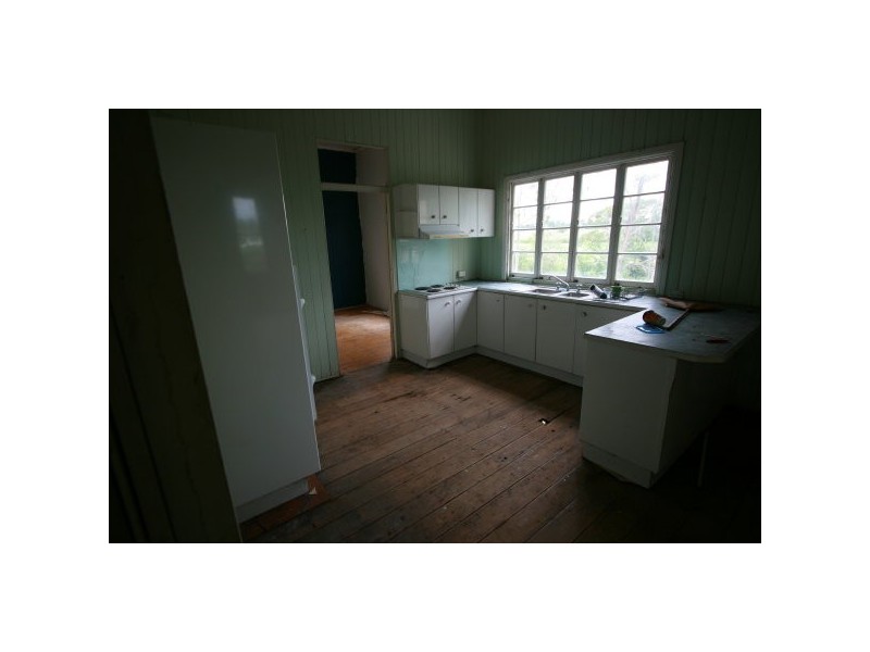 21 Daniel Street, Lowood QLD 4311