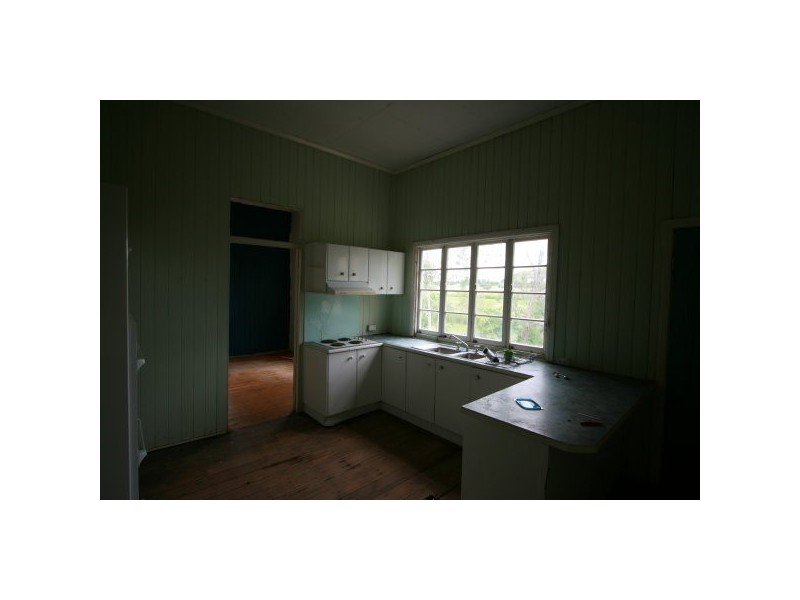 21 Daniel Street, Lowood QLD 4311