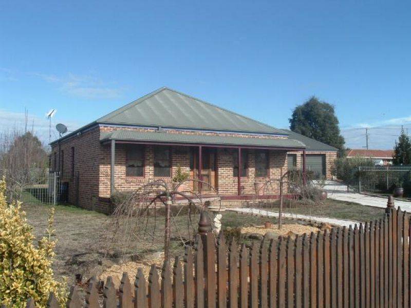 20 Reeyana Place, Moss Vale NSW 2577