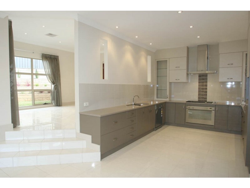 6 Plantation Avenue, Flagstaff Hill SA 5159