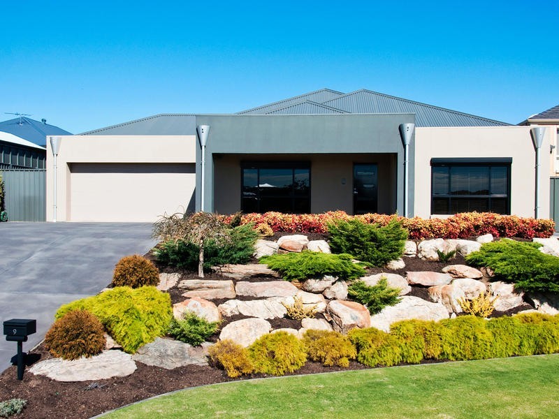 9 Plantation Avenue, Flagstaff Hill SA 5159