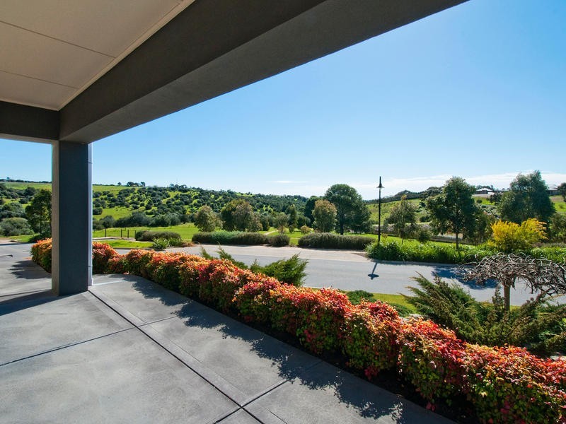 9 Plantation Avenue, Flagstaff Hill SA 5159