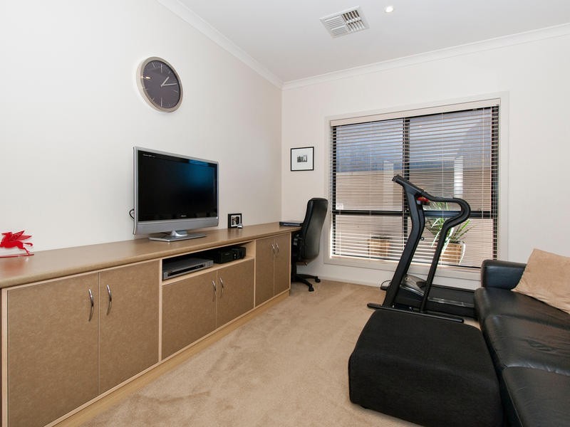 9 Plantation Avenue, Flagstaff Hill SA 5159