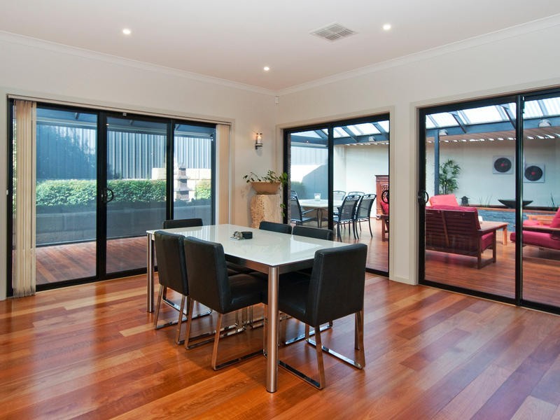 9 Plantation Avenue, Flagstaff Hill SA 5159