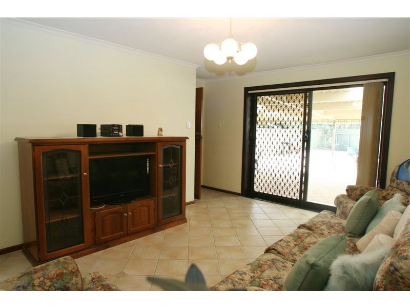 1/1A Larkdale Crescent, O’halloran Hill SA 5158