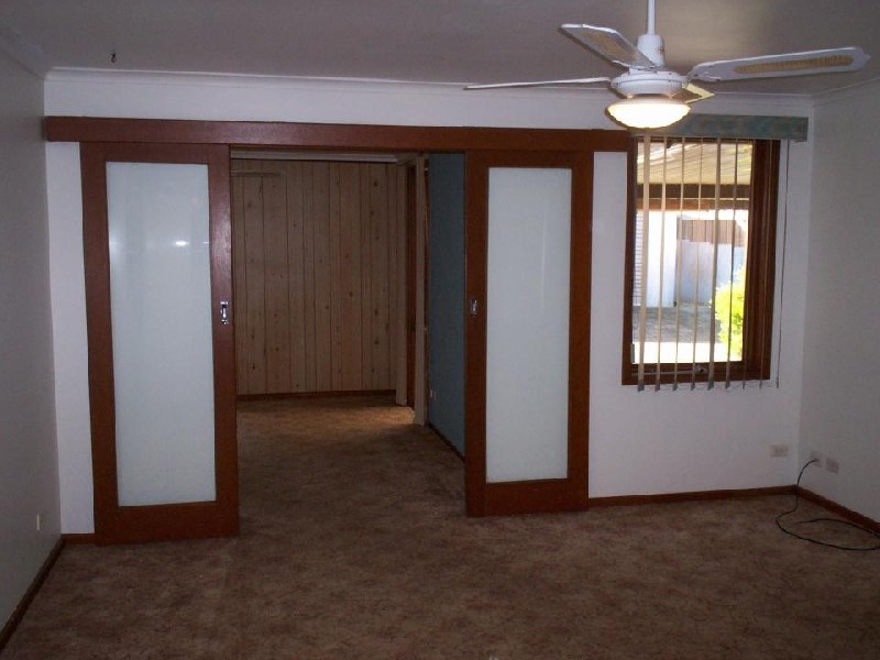 30 Hagen Crescent, Hackham West SA 5163