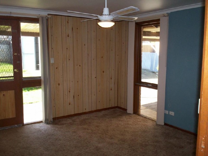 30 Hagen Crescent, Hackham West SA 5163