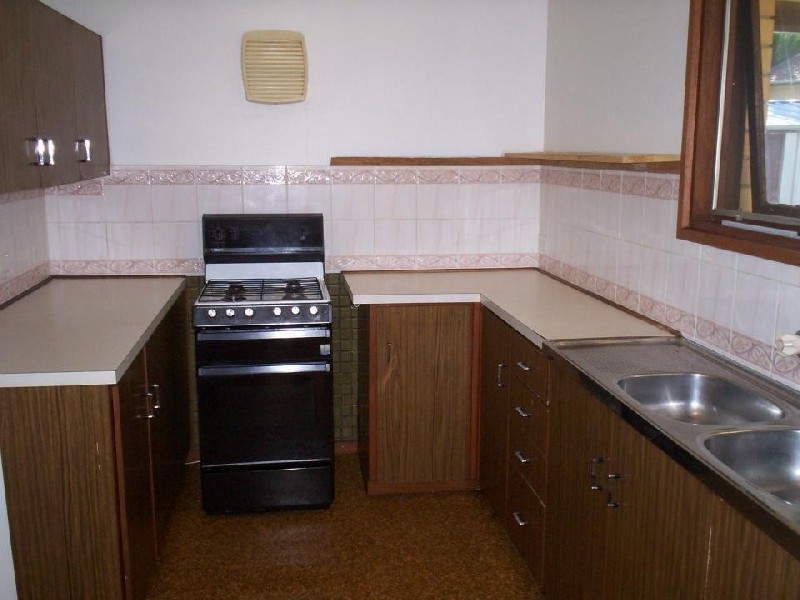 30 Hagen Crescent, Hackham West SA 5163