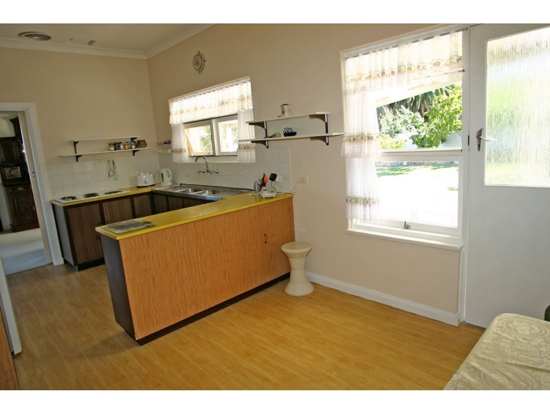 8 Glenwood Drive, Bellevue Heights SA 5050