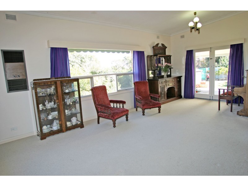 8 Glenwood Drive, Bellevue Heights SA 5050