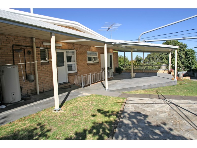 8 Glenwood Drive, Bellevue Heights SA 5050
