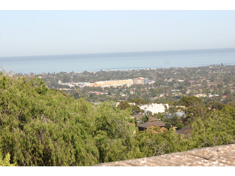 8 Glenwood Drive, Bellevue Heights SA 5050