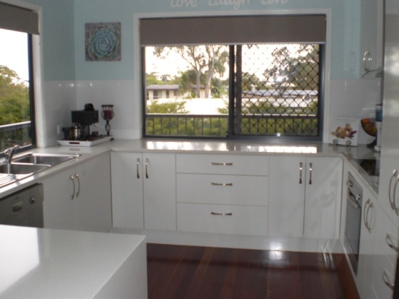 4 Deborah sT, Clontarf QLD 4019