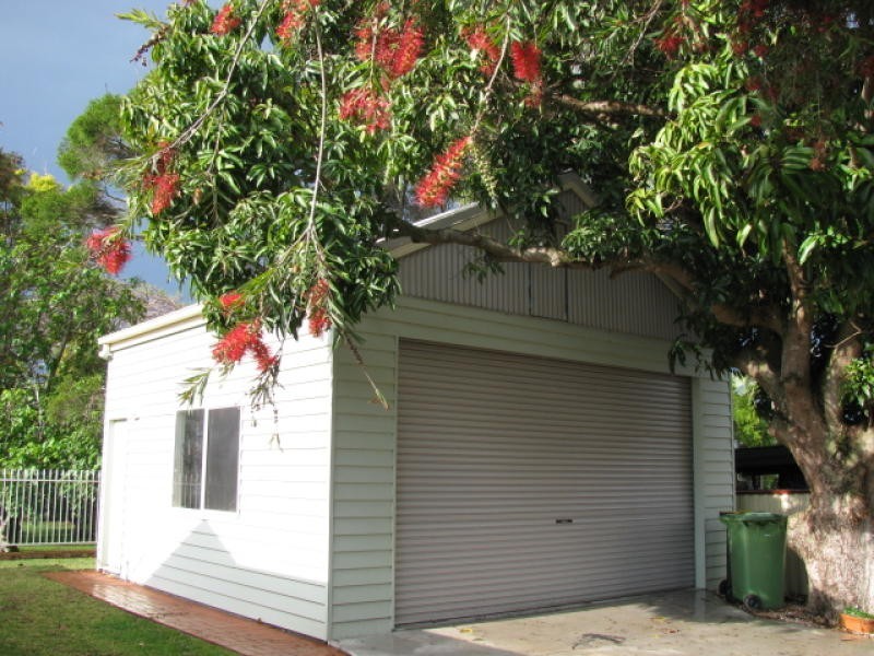 6 Gerald Av, Clontarf QLD 4019