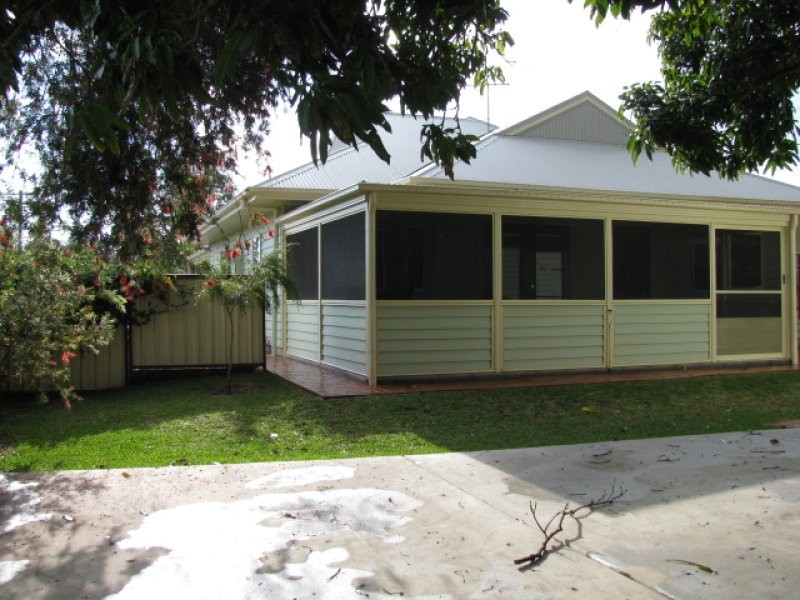 6 Gerald Av, Clontarf QLD 4019