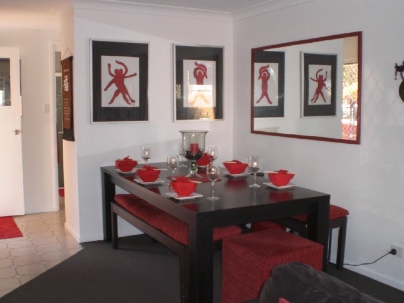 2/117 Prince Edward Parade, Scarborough QLD 4020