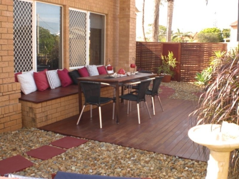 2/117 Prince Edward Parade, Scarborough QLD 4020