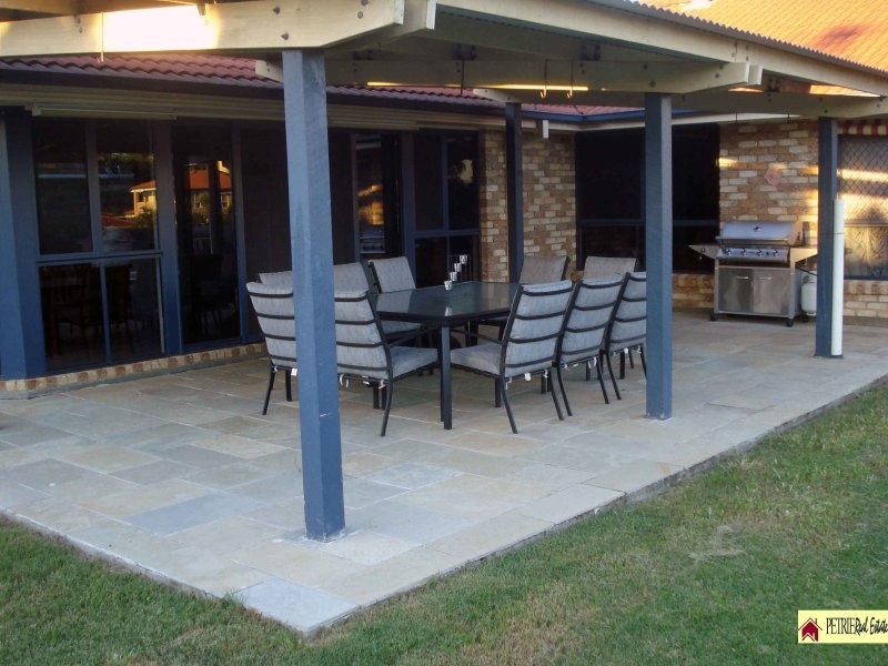 5 Feldsman Crt, Petrie QLD 4502