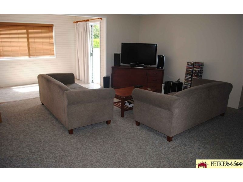 71 Beeville Rd, Petrie QLD 4502