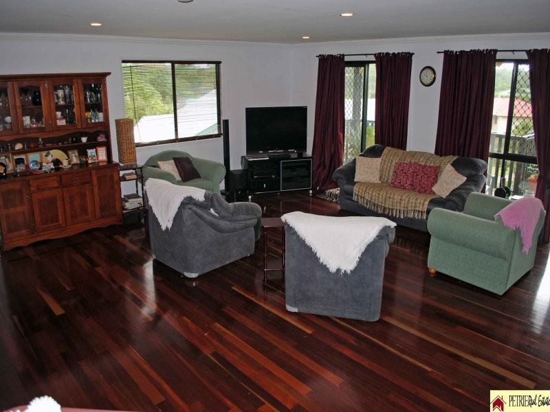 5 Midson Crt, Petrie QLD 4502