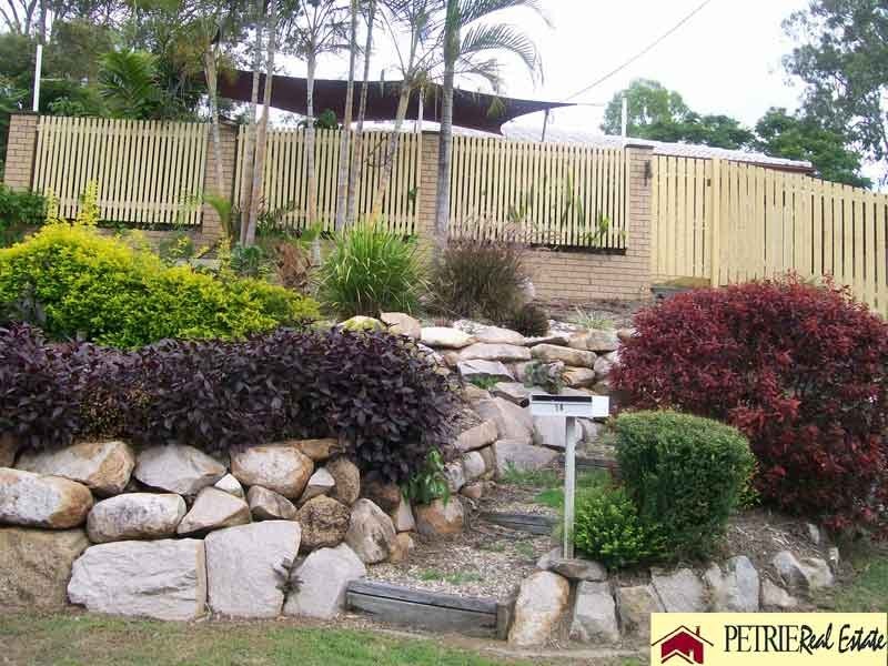 58 Belrose Av, Petrie QLD 4502