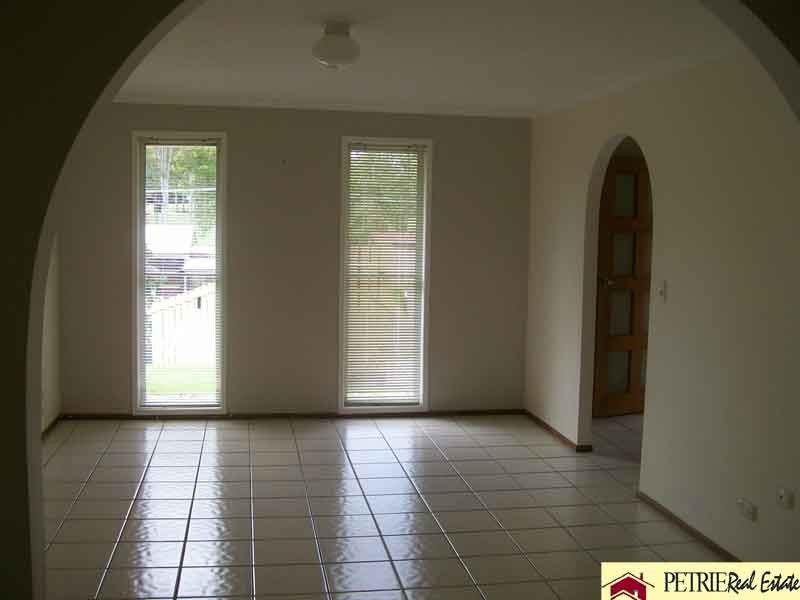 58 Belrose Av, Petrie QLD 4502