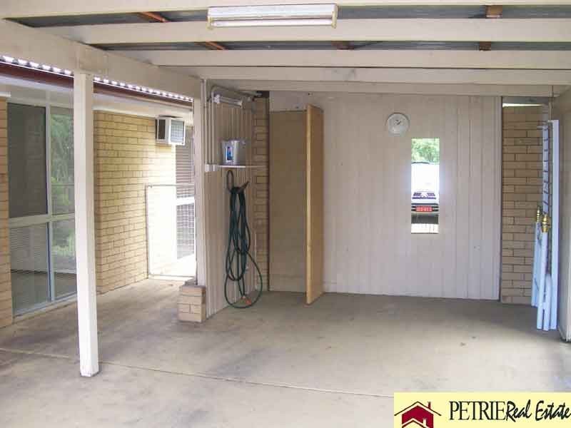 58 Belrose Av, Petrie QLD 4502