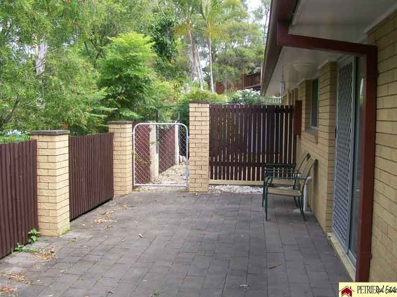 58 Belrose Av, Petrie QLD 4502