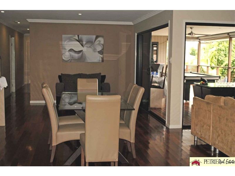 15 Hopkins St, Petrie QLD 4502